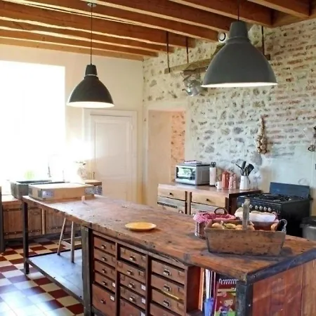 Louroux-de-bouble, 5 Pieces, 10 Personnes - Fr-1-489-310 بيت للعطل *